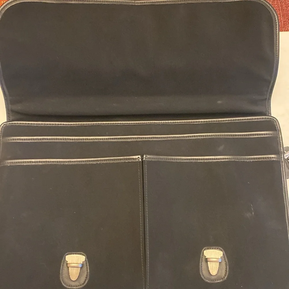 Schlesinger Elegant Black Leather Men's Bag